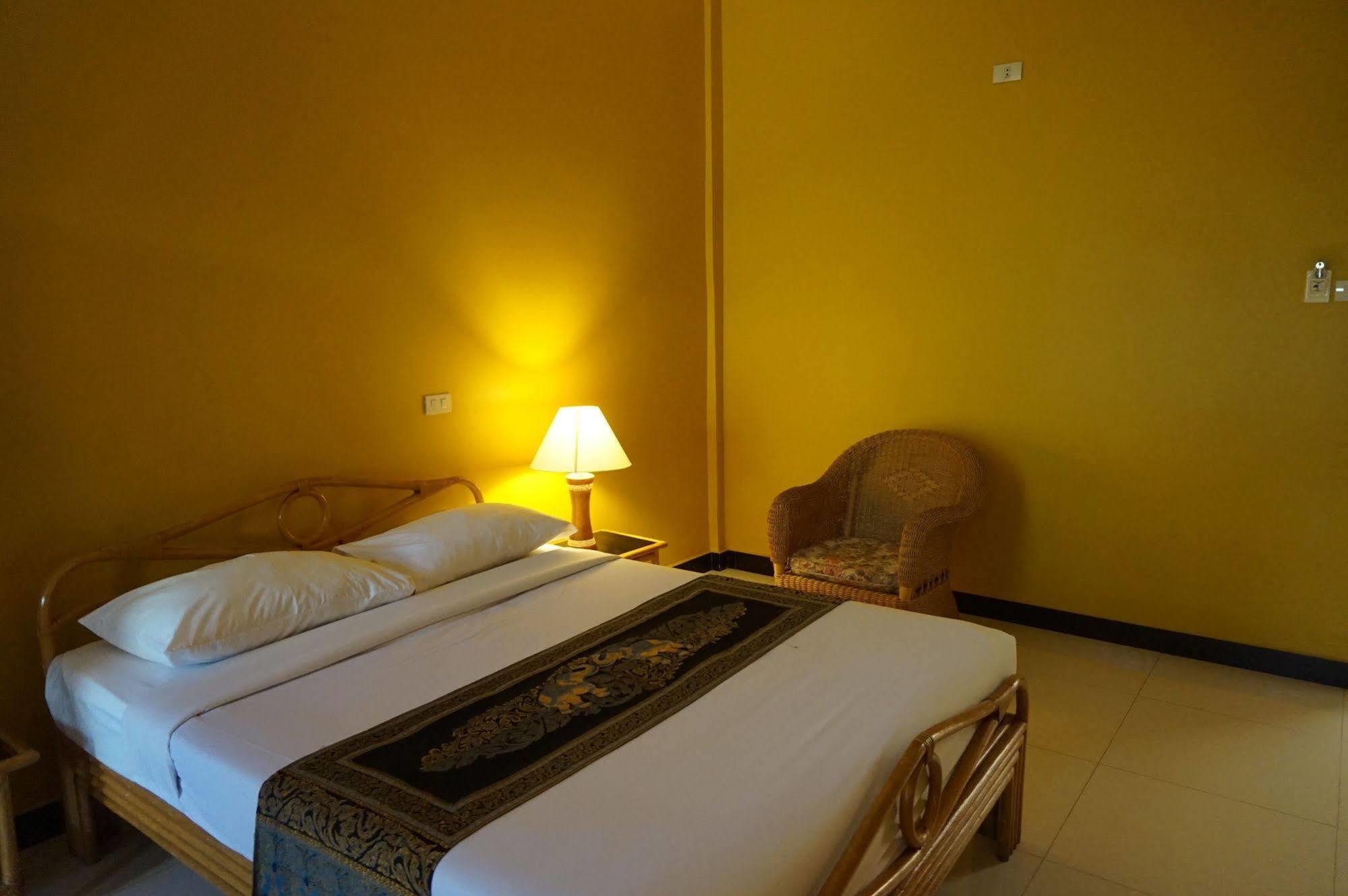 Day Inn Hotel Ban Nongdouang Exterior foto